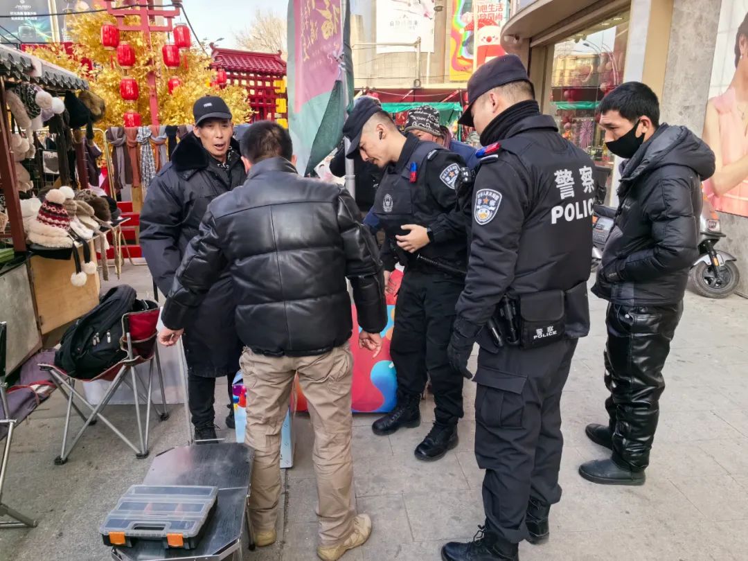 青海西宁特警：街头巷尾护平安 点滴服务暖民心 
